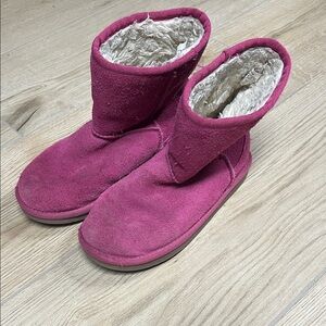 Koolaburra Fuchsia‎ Suede Slippers